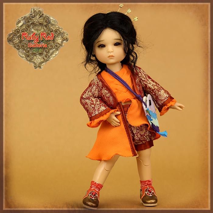8" Four Kindergartner – Mia (FA0023A)