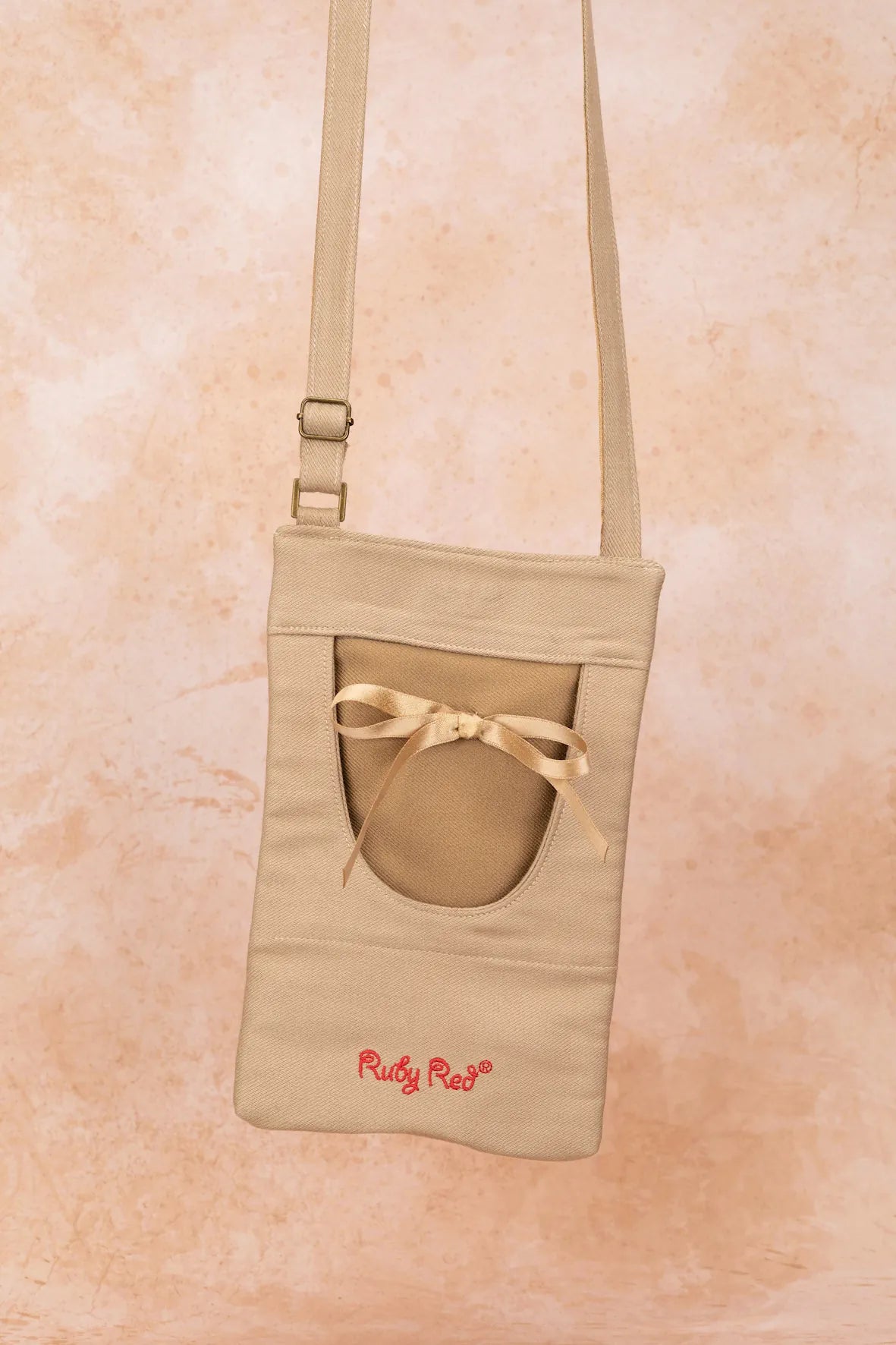 12" In-Motion Girl Carry Bag