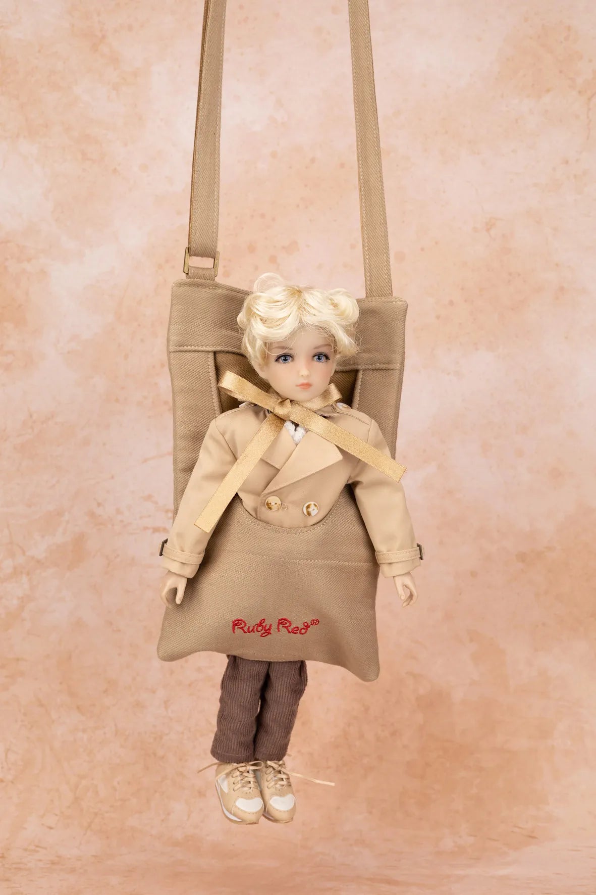 12" In-Motion Girl Carry Bag