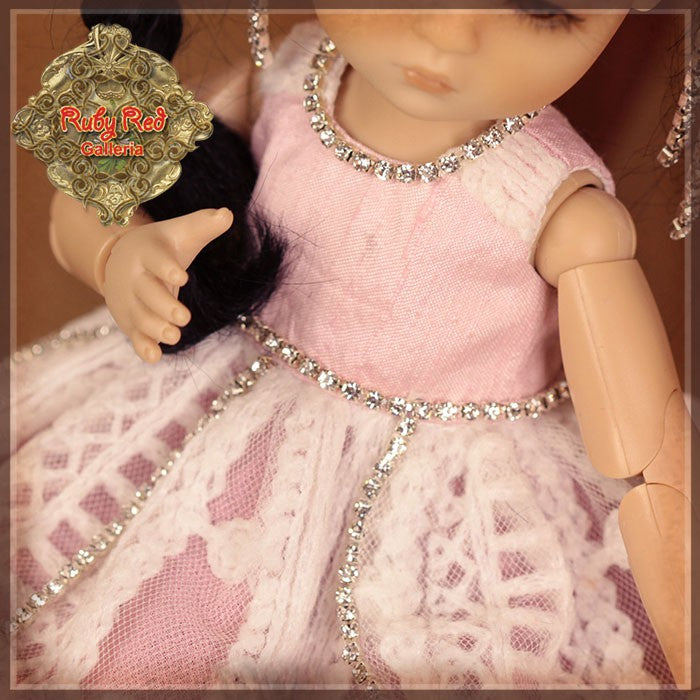8'' Four Kindergartner – Ishara (FA0022A)