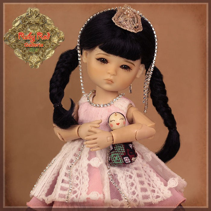 8'' Four Kindergartner – Ishara (FA0022A)