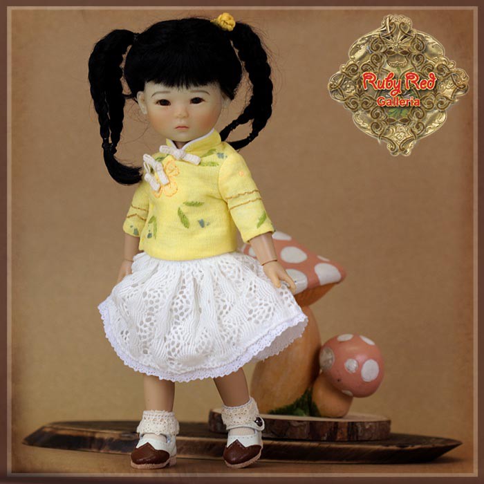 8" Teng Ping Yellow Embroidered Outfit (HC0069A)