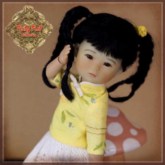 8" Teng Ping Yellow Embroidered Outfit (HC0069A)