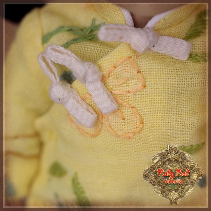 8" Teng Ping Yellow Embroidered Outfit (HC0069A)