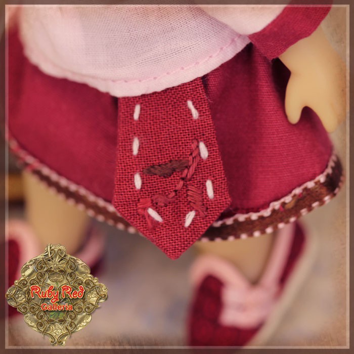5.5" Yu Ping Red and Pink Twins outfit (HC0048A)