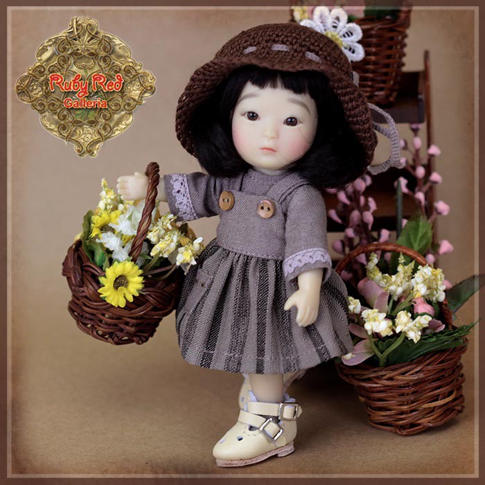 5.5" Yu Ping Twin Grey Dress Outfit (HC0076A)