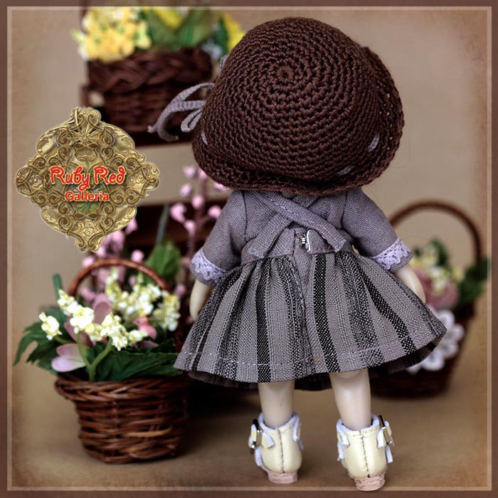 5.5" Yu Ping Twin Grey Dress Outfit (HC0076A)