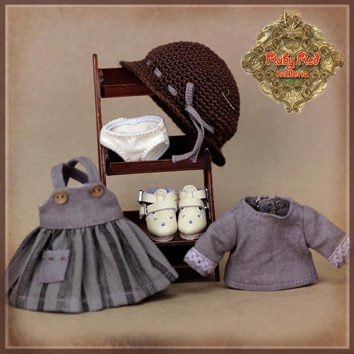 5.5" Yu Ping Twin Grey Dress Outfit (HC0076A)