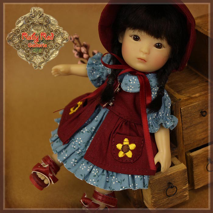 5.5" Yu Ping Red Blue Outfit (HC0092A)