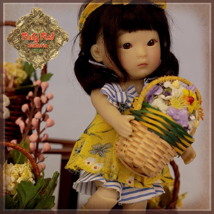 5.5" Yu Ping Cool Spring outfit (HC0093A)