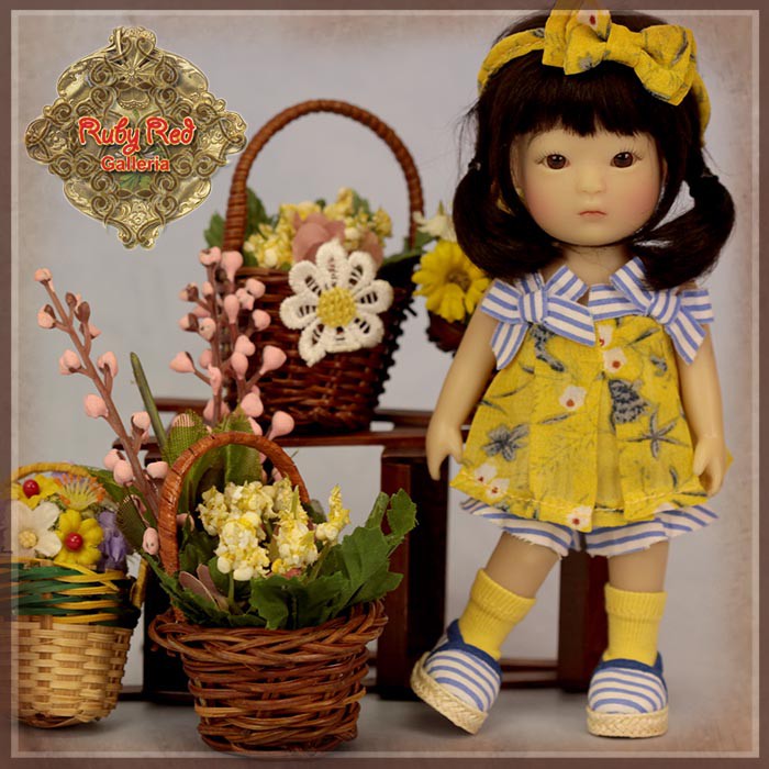 5.5" Yu Ping Cool Spring outfit (HC0093A)