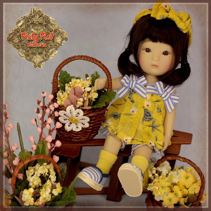 5.5" Yu Ping Cool Spring outfit (HC0093A)
