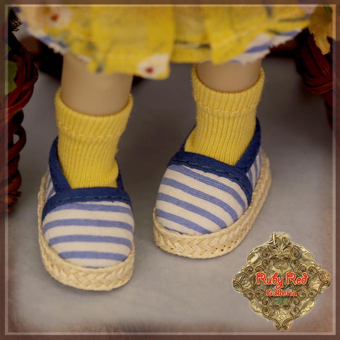 5.5" Yu Ping Cool Spring outfit (HC0093A)