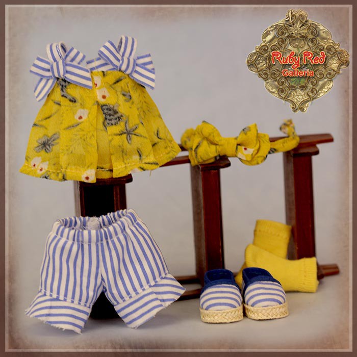 5.5" Yu Ping Cool Spring outfit (HC0093A)