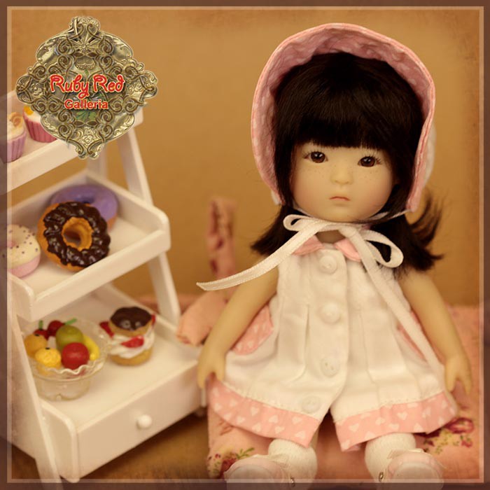 5.5" Yu Ping Pink Outfit (HC0095A)