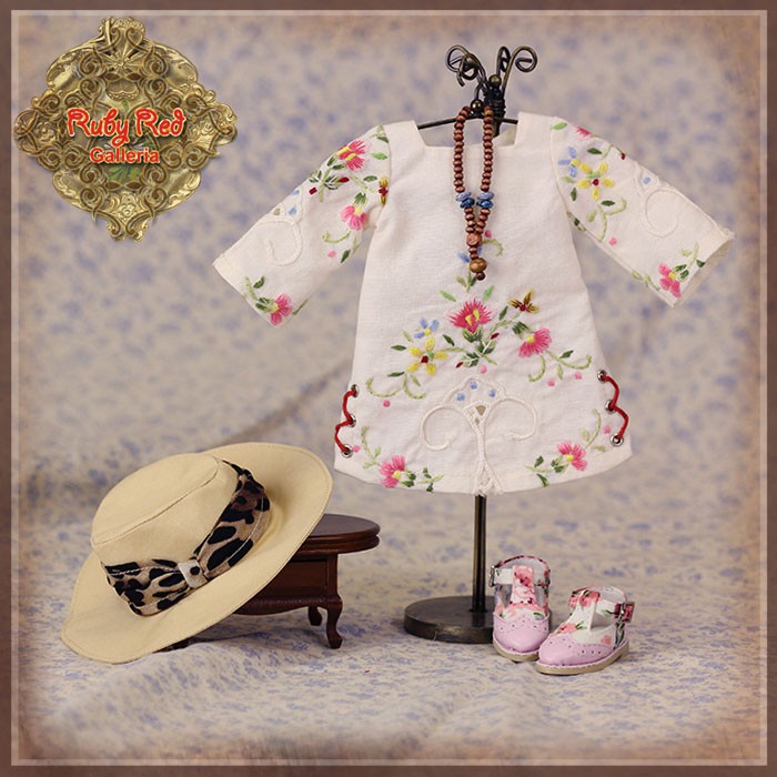 12” InMotion Girl Cloth Set (WC0088A)