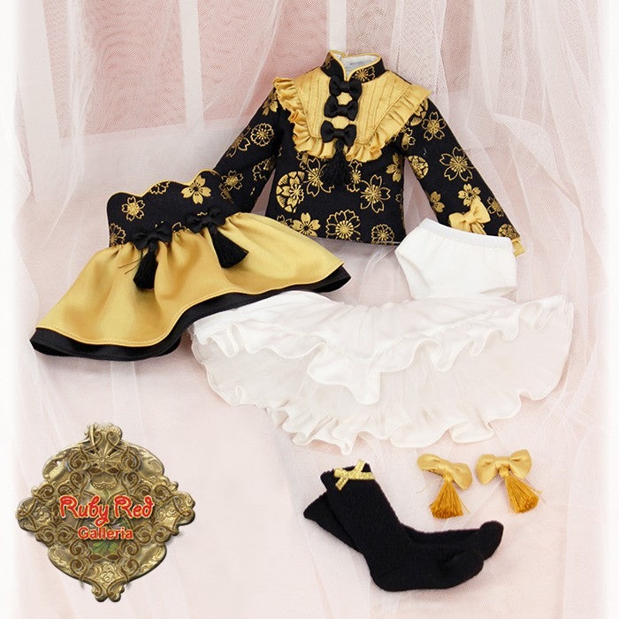 15" Girls of the Orient Gold and Black Outfit (KC0003A)