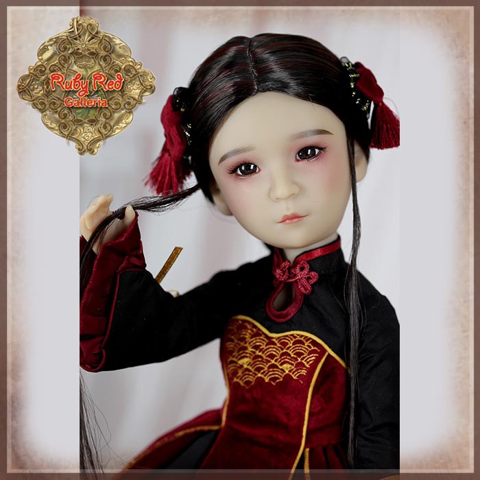 15" Girls of the Orient Red and Black Outfit (KC0010A)