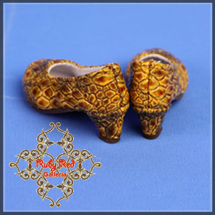 Golden Brown High Heel Shoes for 12" Dolls (WH0061A)
