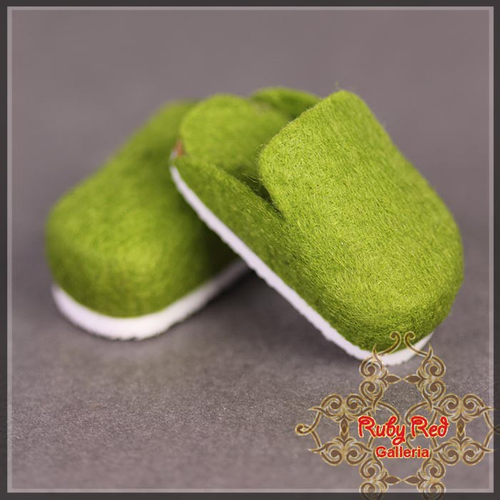 Green Felt Clogs for 12" Dolls (WH0063A)