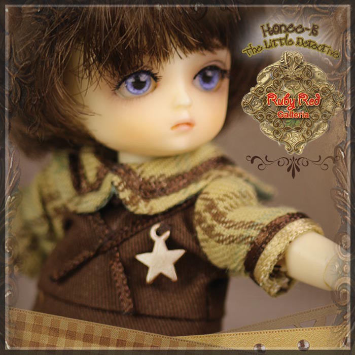 4.5'' Honee-B, The Little Detective (CA0014A)