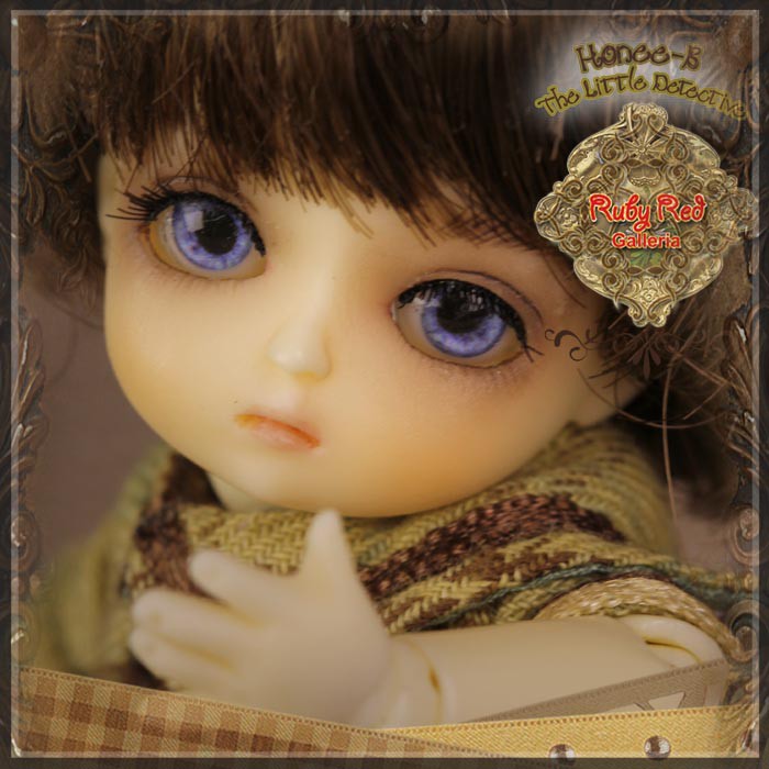 4.5'' Honee-B, The Little Detective (CA0014A)