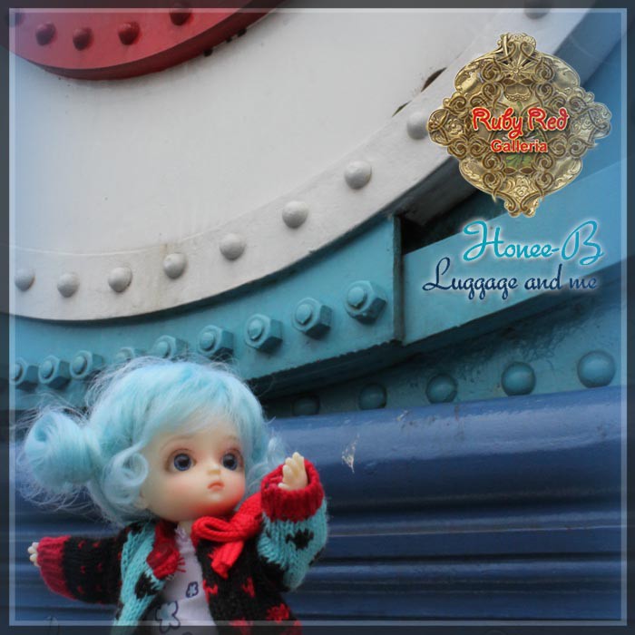 4.5'' Honee-B, Luggage and Me (CA0013A)