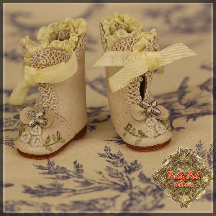 Beige Leather Boots with Embroidery for 11.5" Bleuette Doll (EH0041A)