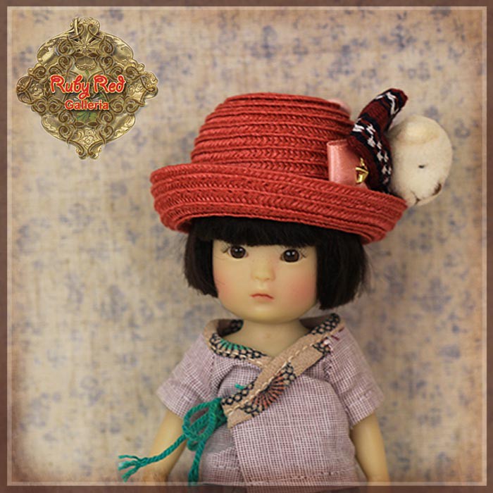 Straw Hat with Bear for Yu Ping (Red Version) (HZ0017A)