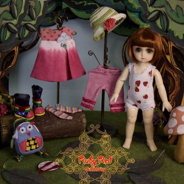 8'' StrawBerina, Picnic in Wonderland (GA0020A)