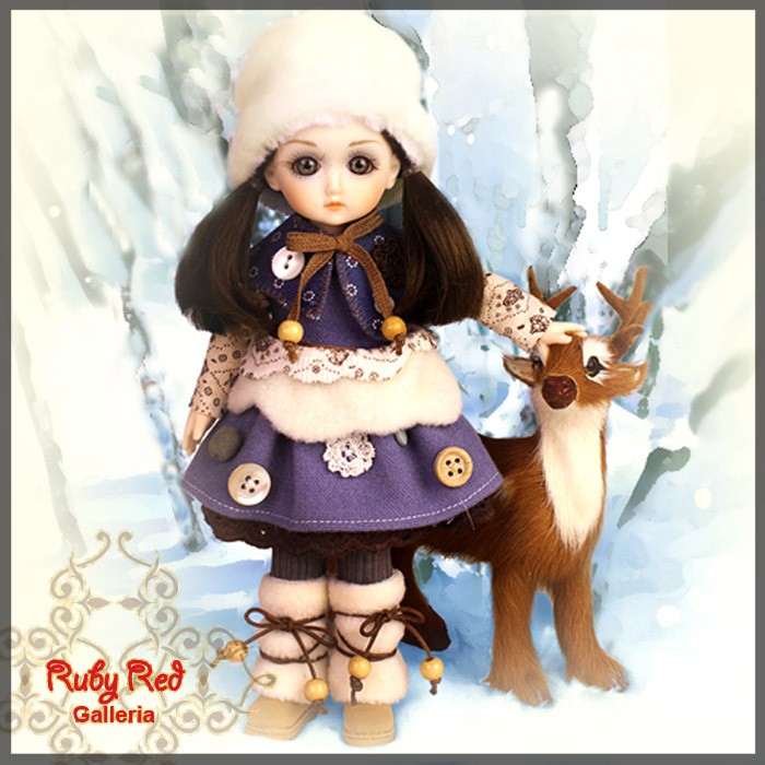 8'' StrawBerina, Northern Forest-Winter (GA0019A)