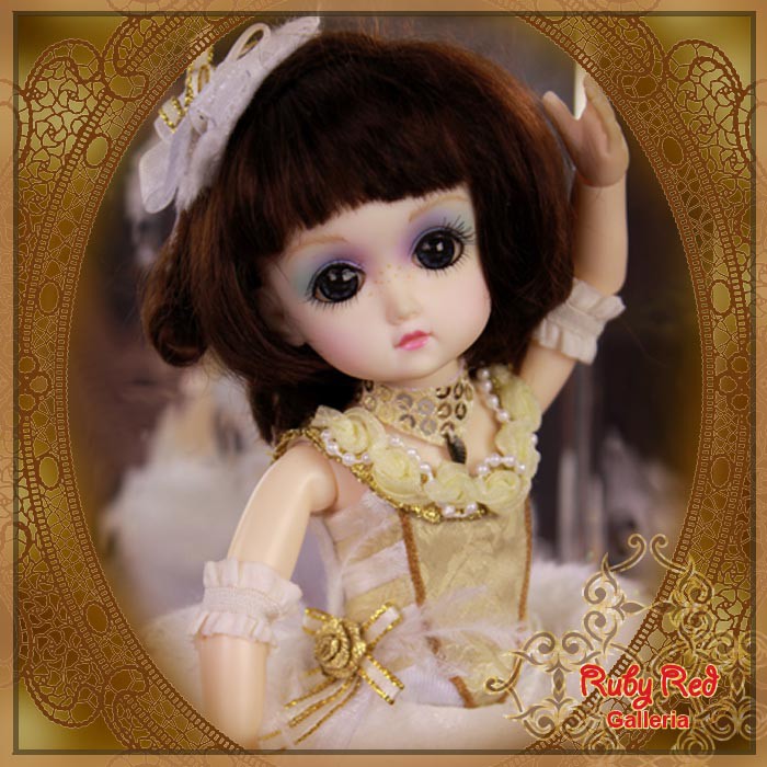 8'' StrawBerina, The Ballet Swan (GA0012A)