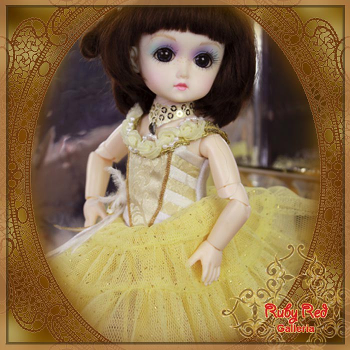 8'' StrawBerina, The Ballet Swan (GA0012A)