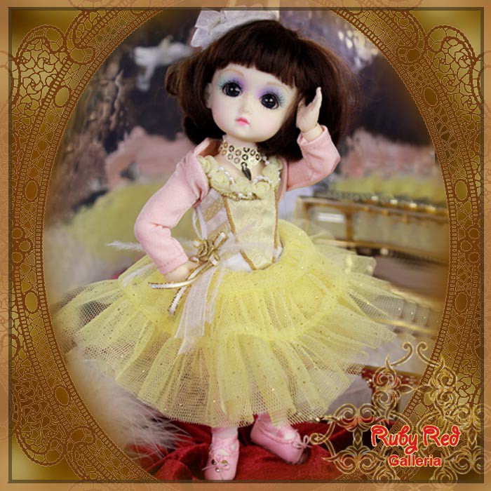 8'' StrawBerina, The Ballet Swan (GA0012A)