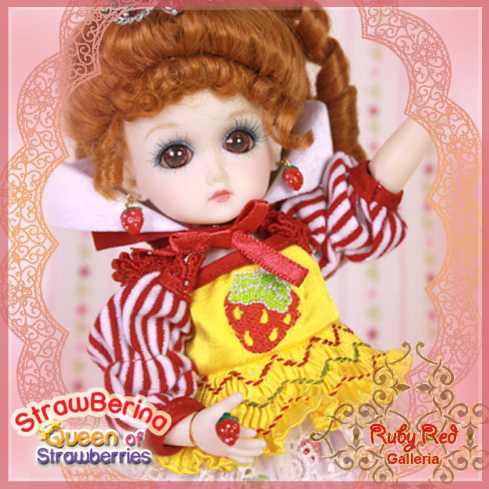8''StrawBerina, Queen of Strawberries (GA0011A)