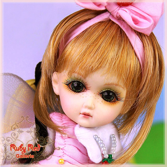 8'' StrawBerina, Flying around with Butterflies (GA0008A)