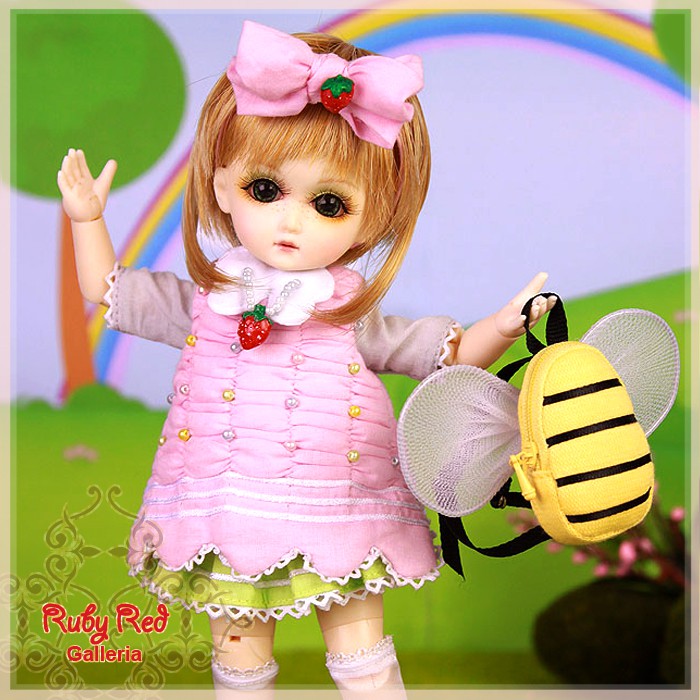 8'' StrawBerina, Flying around with Butterflies (GA0008A)