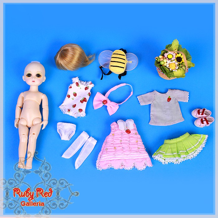 8'' StrawBerina, Flying around with Butterflies (GA0008A)