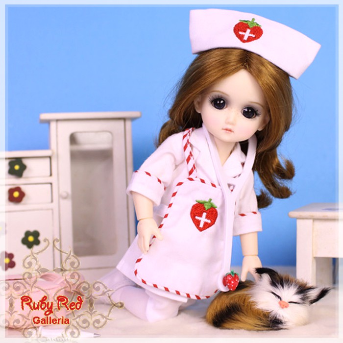 8'' StrawBerina, Doctor & the Cat (GA0006A)