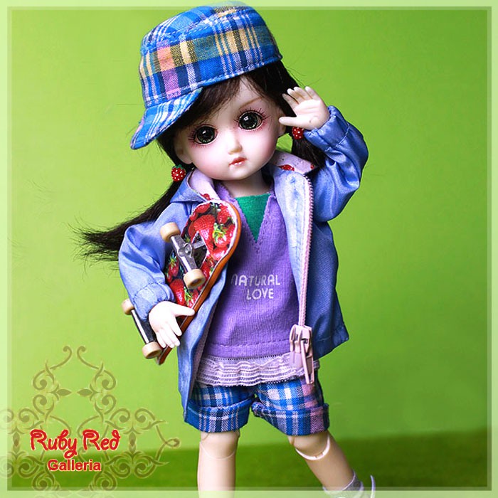 8'' StrawBerina, Skater-Girl (GA0003A)