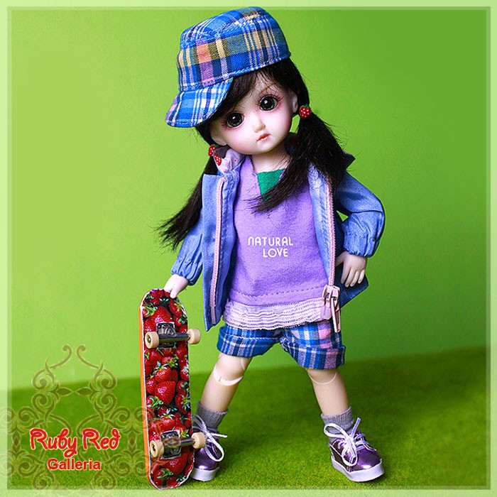 8'' StrawBerina, Skater-Girl (GA0003A)