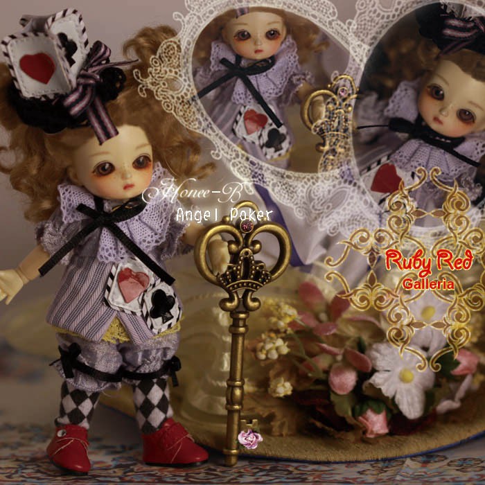 4.5'' Honee-B, Angel Poker (CA0020A)