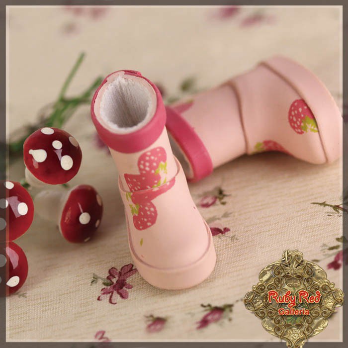 2.2cm Pink Strawberry Rain Boots for Blythe, Pullip & Momoko Dolls (RH0076A)
