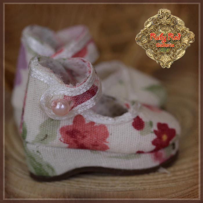 Printed Shoes for 8" Dolls (HH0056A)