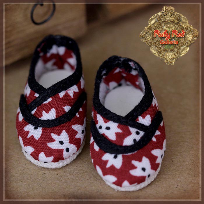 Red with White Printed Flowers Shoes for 8" Dolls (HH0060A)