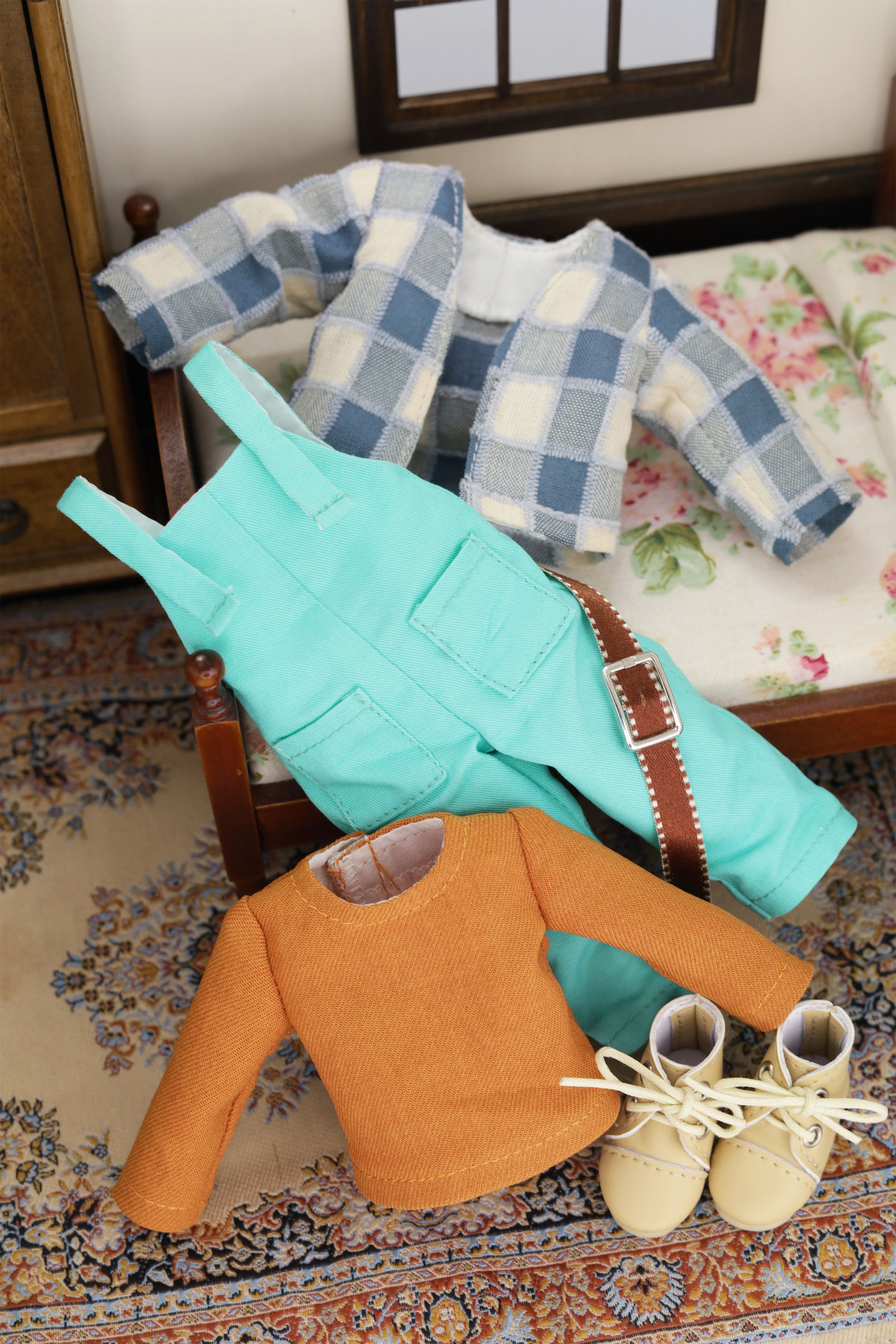 8" Turquoise Adventure Outfit (HC0113A)
