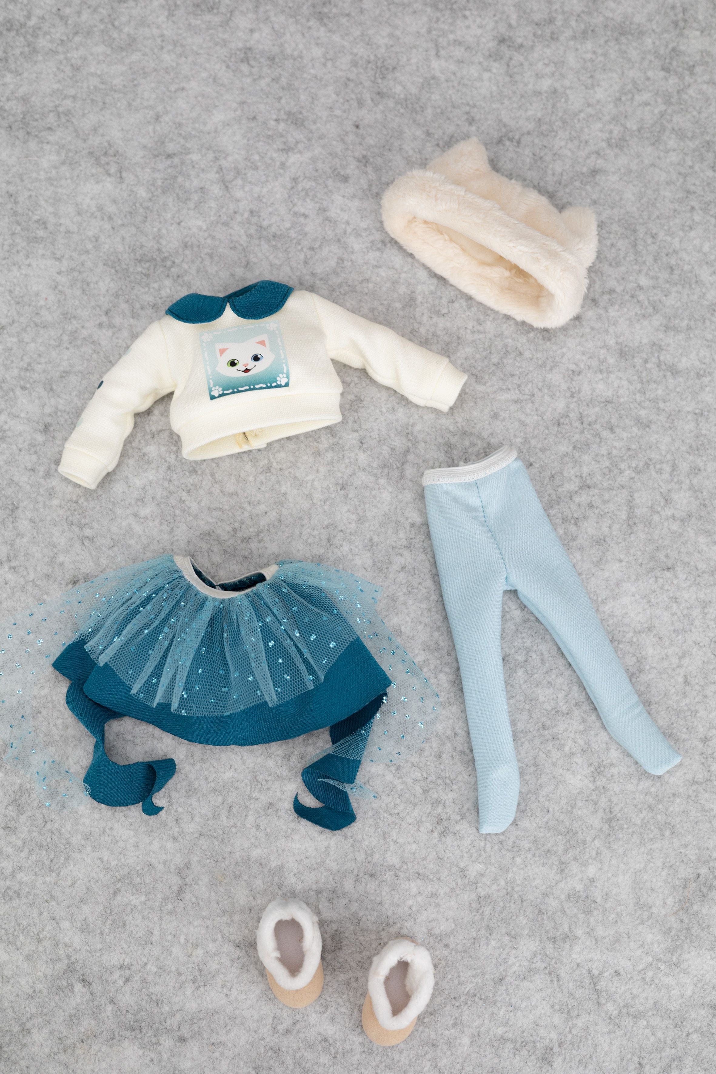 8" Cozy Kitty Outfit (HC0112A)