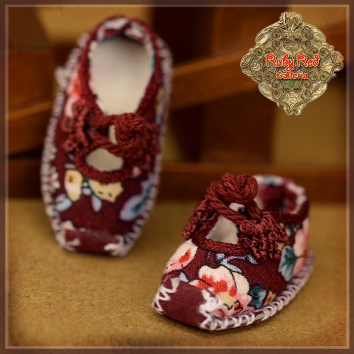 Burgundy with Flower Shoes for 8" Dolls (HH0071A)