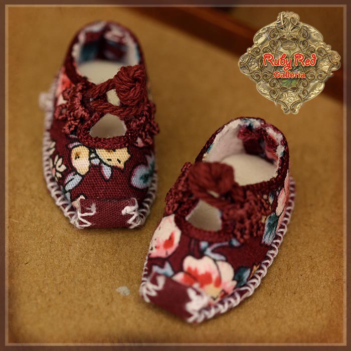 Burgundy with Flower Shoes for 8" Dolls (HH0071A)