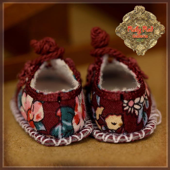 Burgundy with Flower Shoes for 8" Dolls (HH0071A)